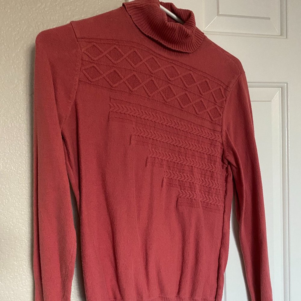 Tribal Turtleneck Salmon Medium